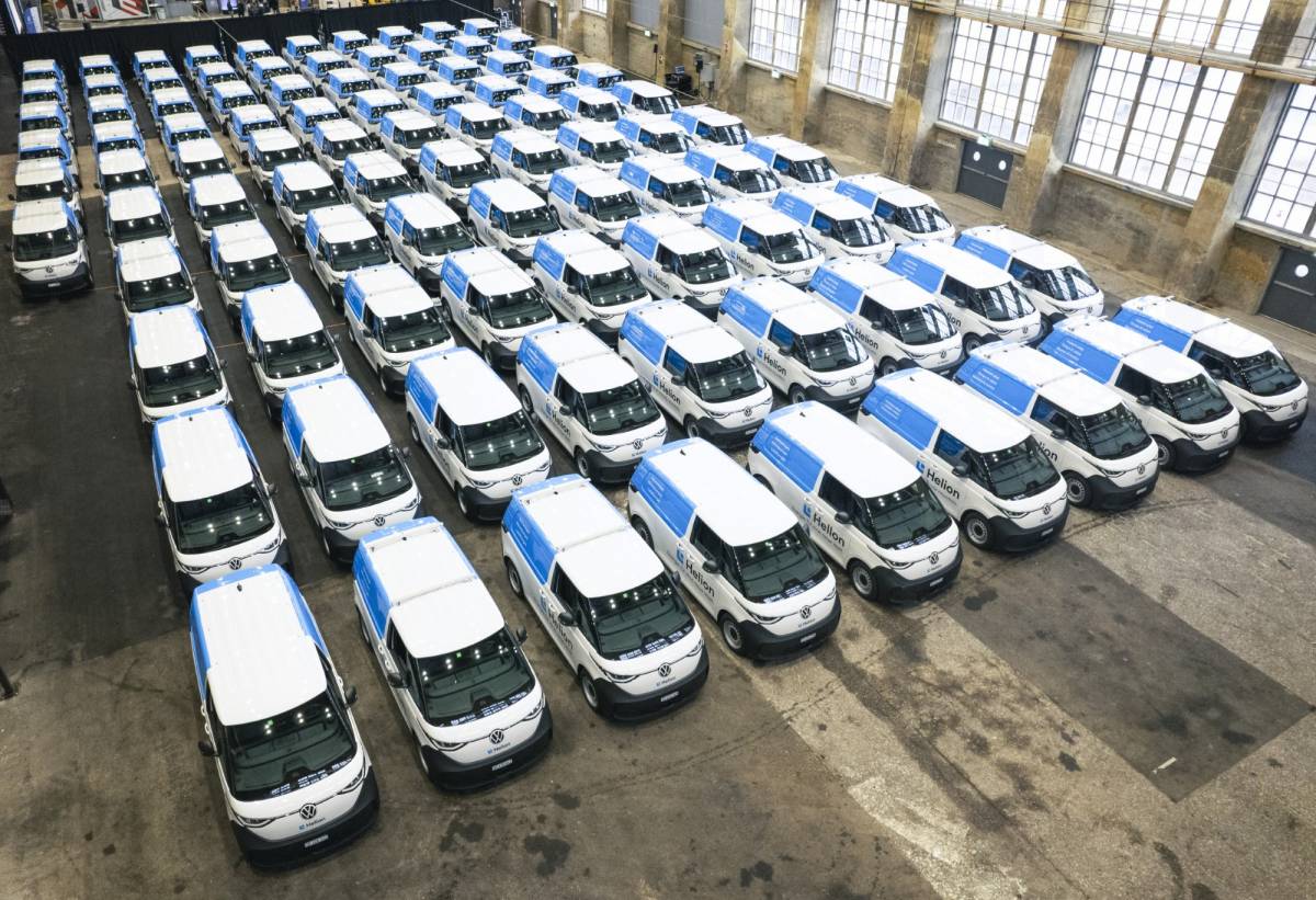 Weltrekord: Helion nimmt 100 VW ID. Buzz Cargo in Empfang
