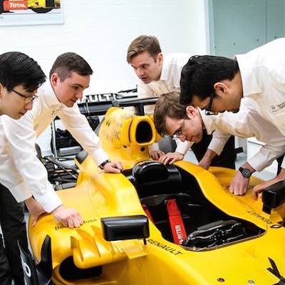 Infiniti bringt Studenten in die Formel 1