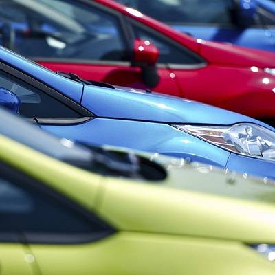 Occasionspreise für Autos bleiben tief, Neuwagenpreise steigen