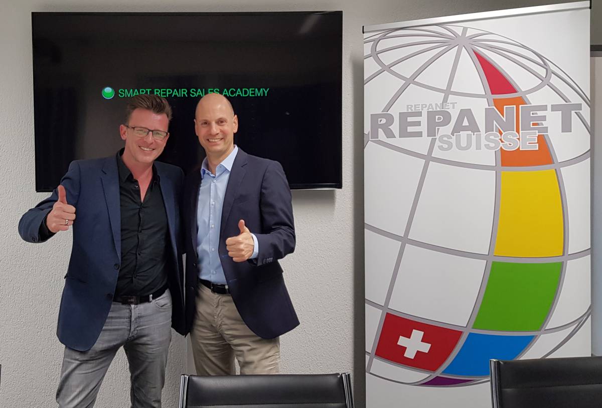 André Koch AG bietet Smart-Repair-Verkaufstechnik-Schulungen an