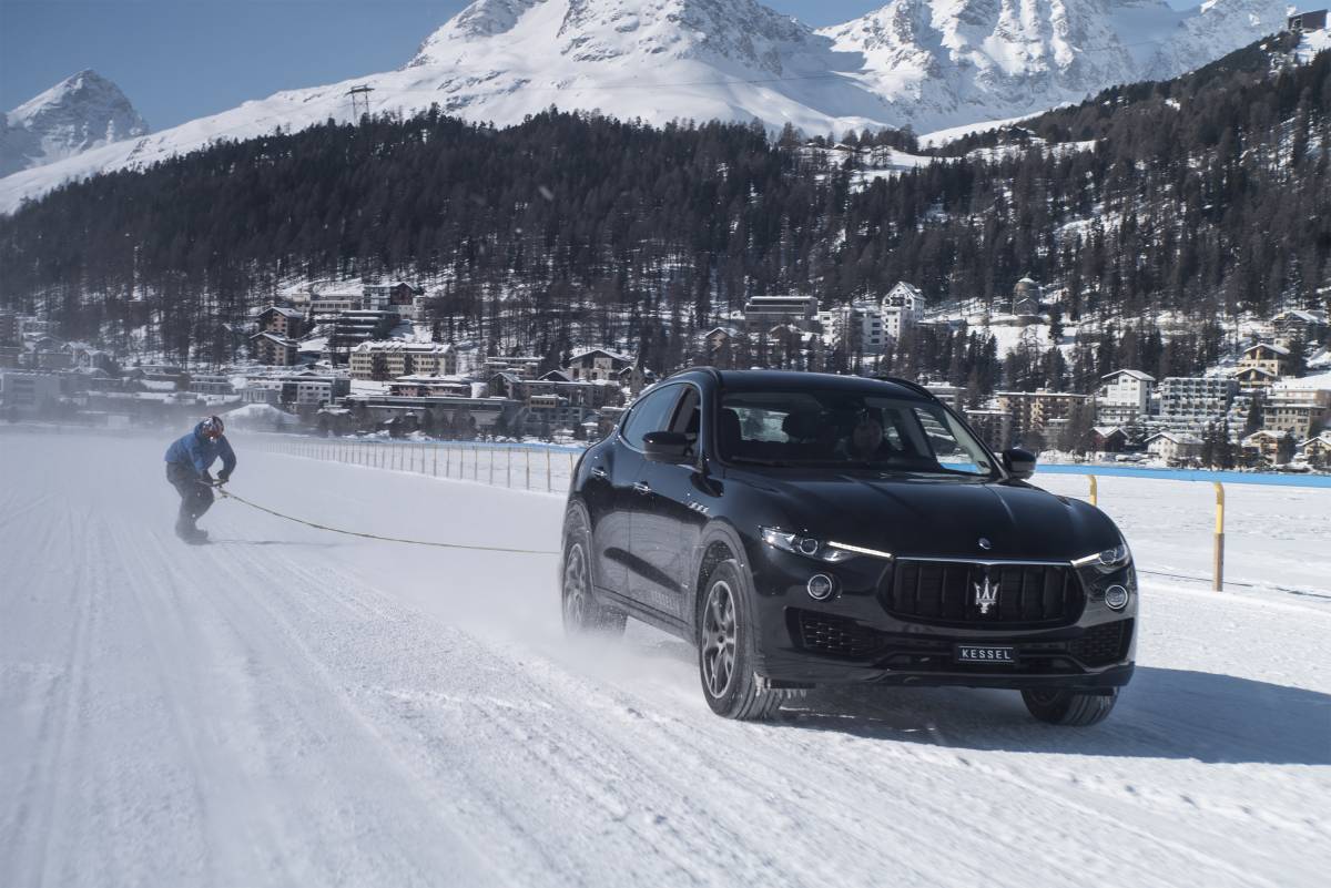 Snowboard-Profi bricht Weltrekord mit Maserati Levante