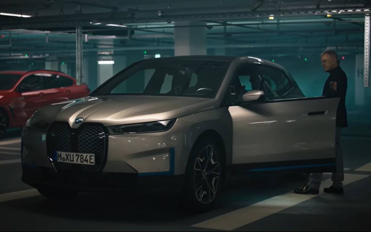 Bond-Bösewicht Waltz setzt auf den neuen BMW iX