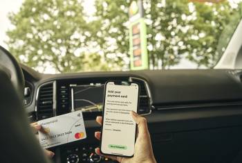Mastercard und Skoda: Sprit übers Infotainmentsystem bezahlen