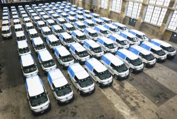 Weltrekord: Helion nimmt 100 VW ID. Buzz Cargo in Empfang