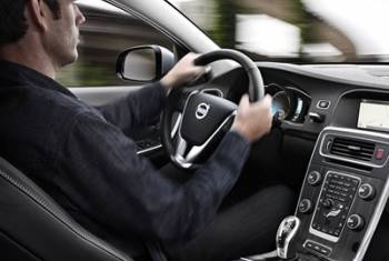 Volvo entwickelt mit Ericsson weltweit vernetzte Fahrzeugdienste