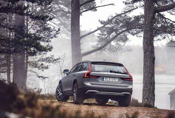 Volvo V90 Cross Country feiert in Zürich Weltpremiere