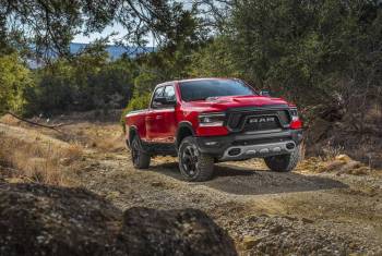 RAM 1500 Crew Cab Rebel 4x4: Cooles Design trifft auf Luxus