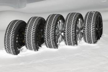 Schmale Reifen schneiden bei Schnee besser ab