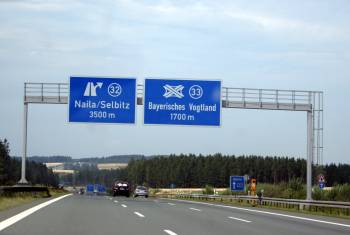 Umfrage: Jeder zweite Deutsche für Tempolimit auf Autobahnen