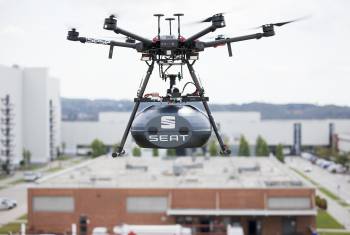 Seat testet Drohnenpost im Werk in Martorell