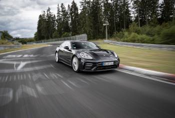 Porsche Panamera mit neuer Bestzeit durch die Grüne Hölle