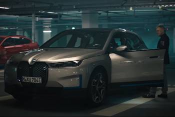 Bond-Bösewicht Waltz setzt auf den neuen BMW iX