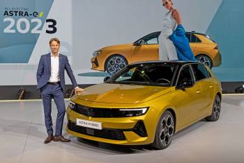 Blitzlichtgewitter: Weltpremiere des neuen Opel Astra 
