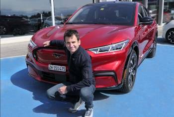 Rennfahrer Romain Dumas und sein neuer Ford Mustang Mach-E
